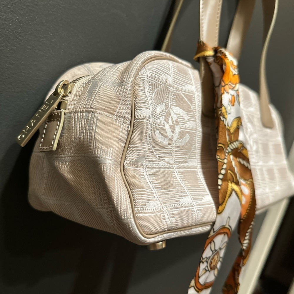 Chanel Handbag | Authentic Chanel Shoulder Bag | Authenticity card included - Picture 6 of 16